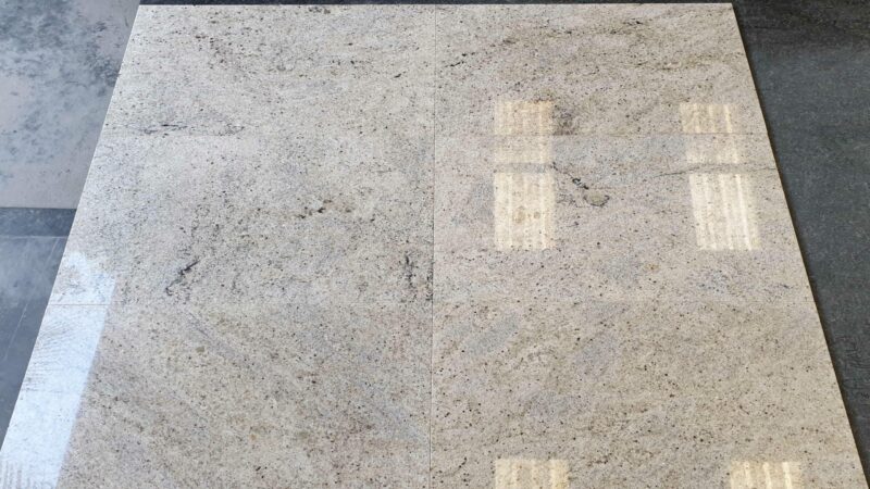 Kashmir White 680x45,7x1,2 cm
