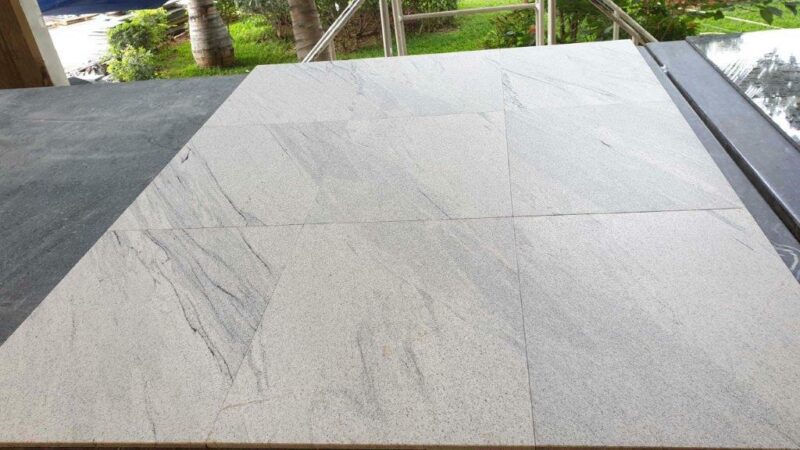 Imperial White 60x40x1 cm satyna