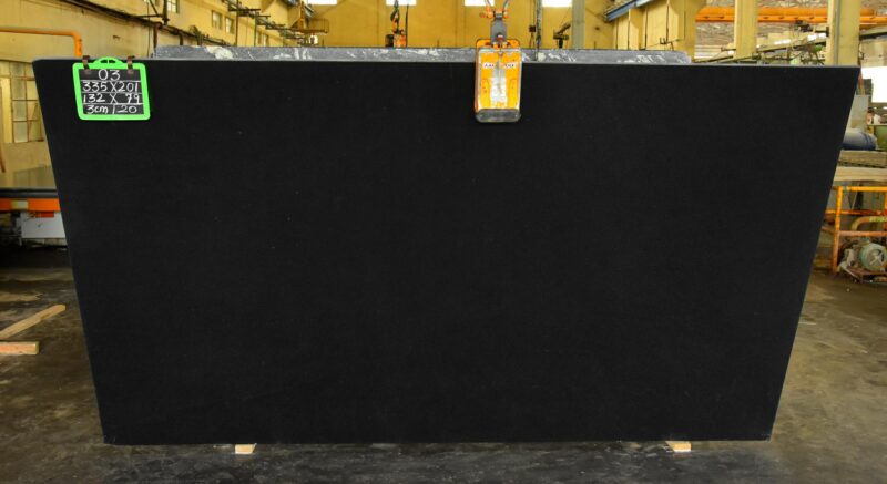 Absolute Black pol/sat 335x200x3cm 38szt