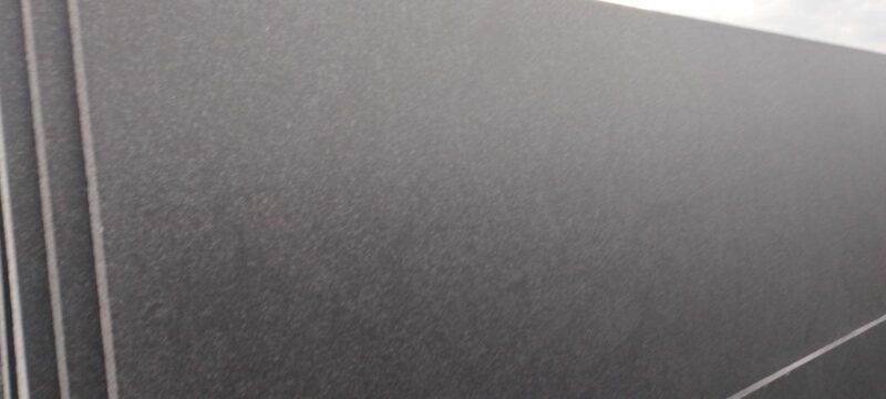 Absolute Black sat. 335x190x2 cm 12szt